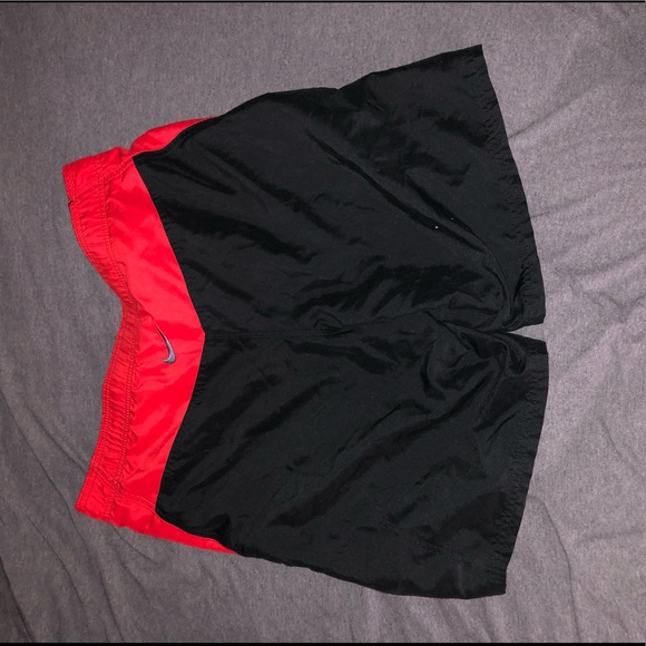Nike men’s swim trunks - Picture 2 of 5